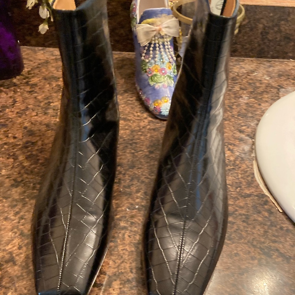 Women’s genuine Leather Ankle Boots Size 11